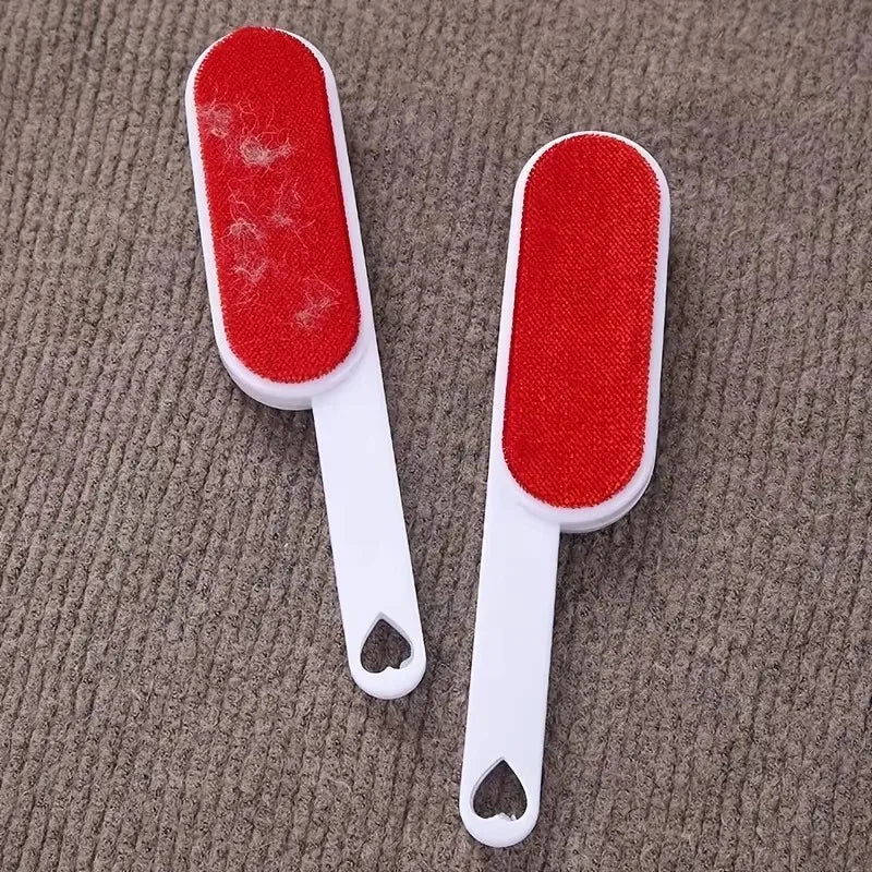 Brosse anti-poils réutilisable et autonettoyante