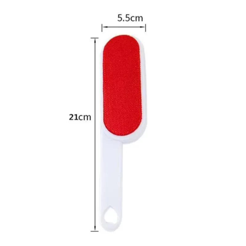 Brosse anti-poils réutilisable et autonettoyante